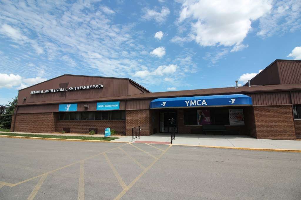 Smith Family YMCA | 1350 S Briggs St, Joliet, IL 60433 | Phone: (815) 726-3939