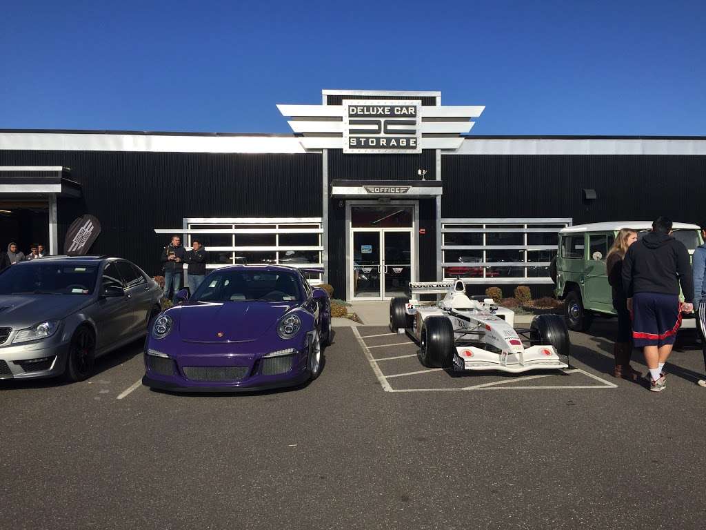 Deluxe Car Storage | 1401 4th Ave, New Hyde Park, NY 11040, USA | Phone: (855) 359-2886