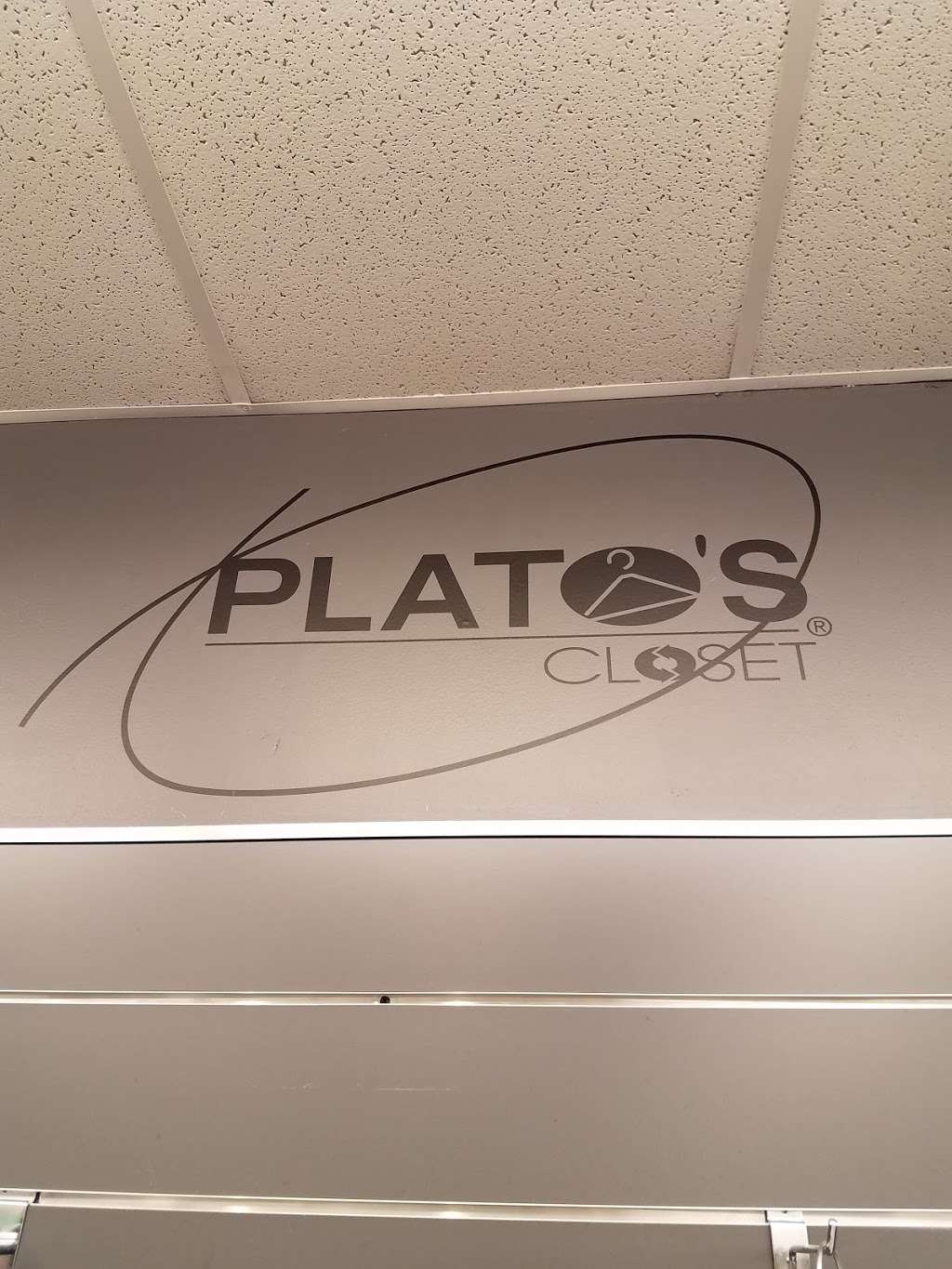 Platos Closet Waltham | 100 River St, Waltham, MA 02453, USA | Phone: (781) 894-0600