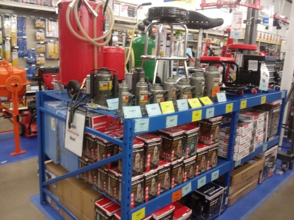 Harbor Freight Tools | 395 NW Barry Rd, Kansas City, MO 64155, USA | Phone: (816) 436-4200