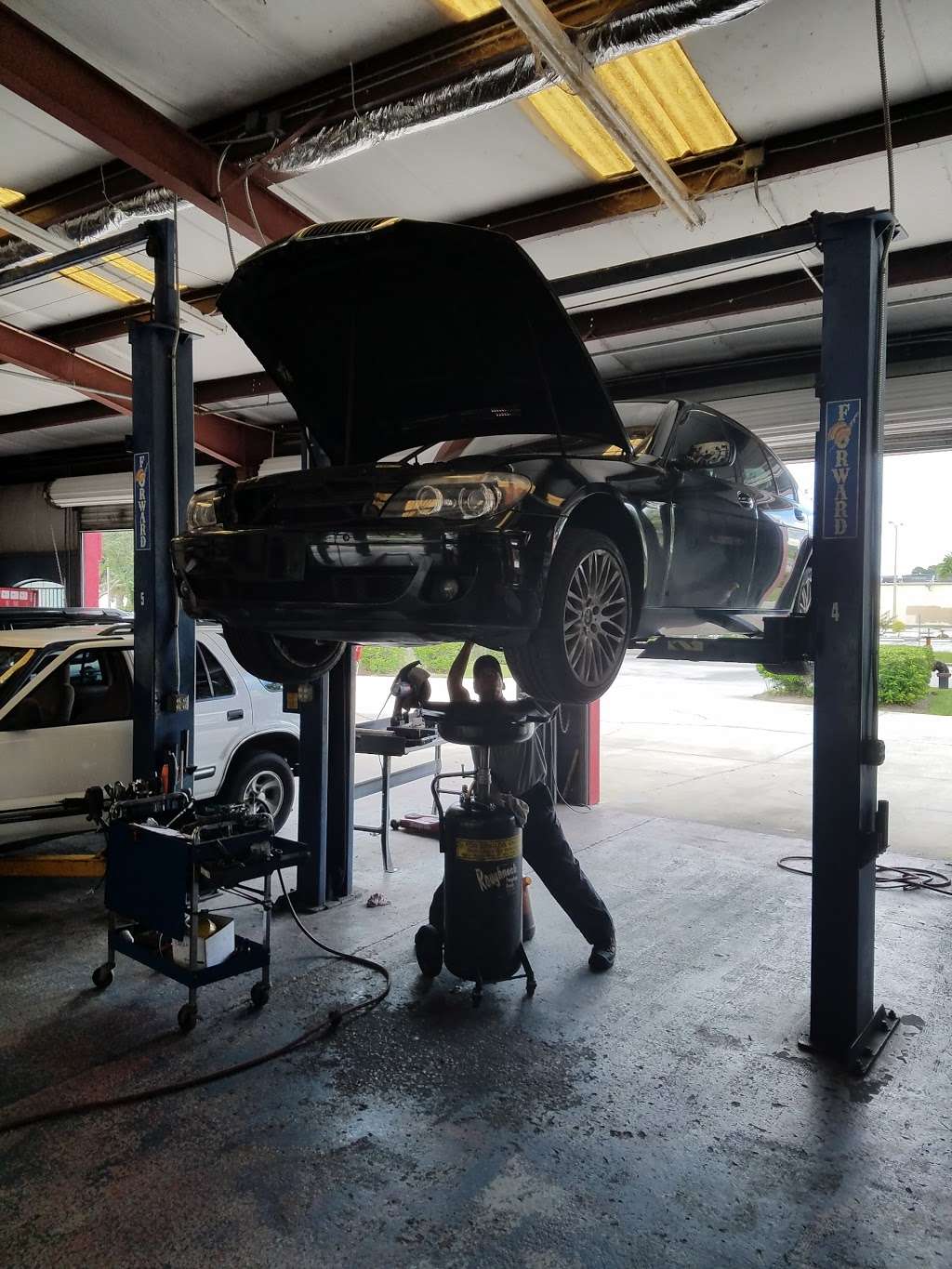 C & G Auto Center | 4155 W Oak Ridge Rd, Orlando, FL 32809, USA | Phone: (407) 355-0638