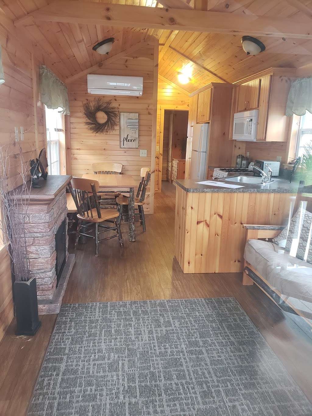 TinyLux Homes | 3351 Lincoln Hwy E, Paradise, PA 17562, USA | Phone: (717) 442-1902