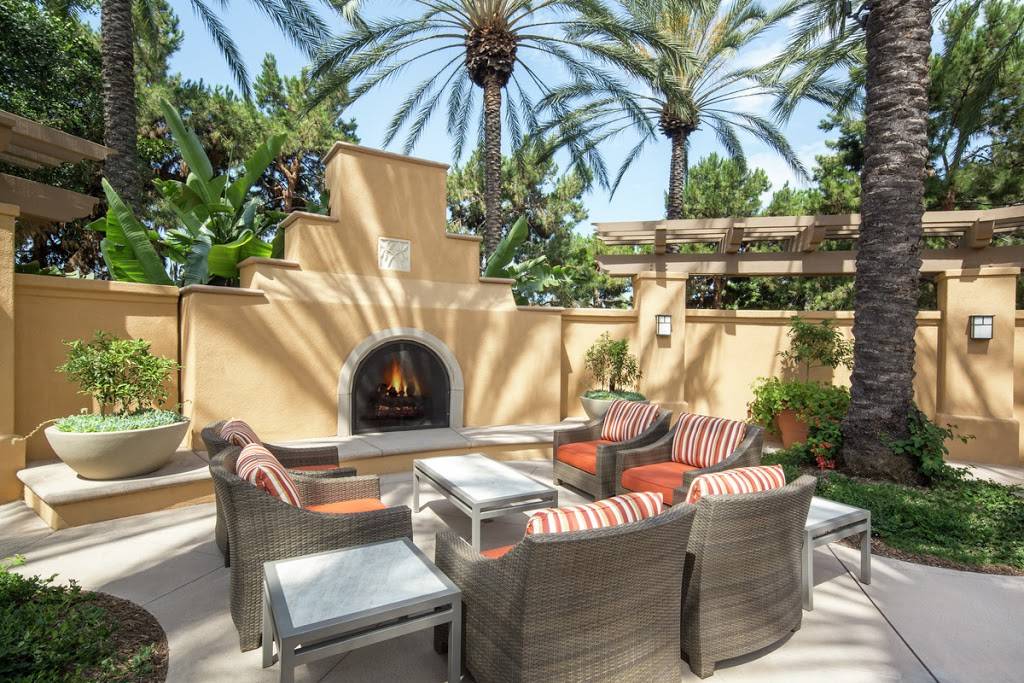 Las Palmas Apartment Homes | 100 Las Palmas, Irvine, CA 92602 | Phone: (866) 396-0774