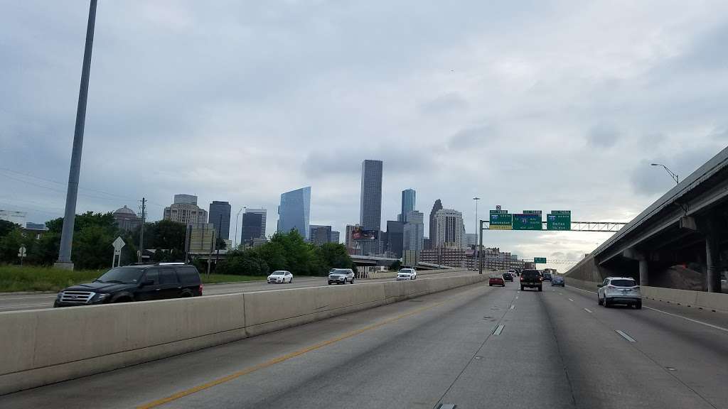 East Freeway @ Gregg St | Houston, TX 77020, USA