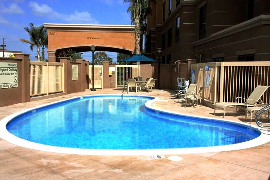 Hampton Inn & Suites Seal Beach | 2401 Seal Beach Blvd, Seal Beach, CA 90740 | Phone: (562) 594-3939