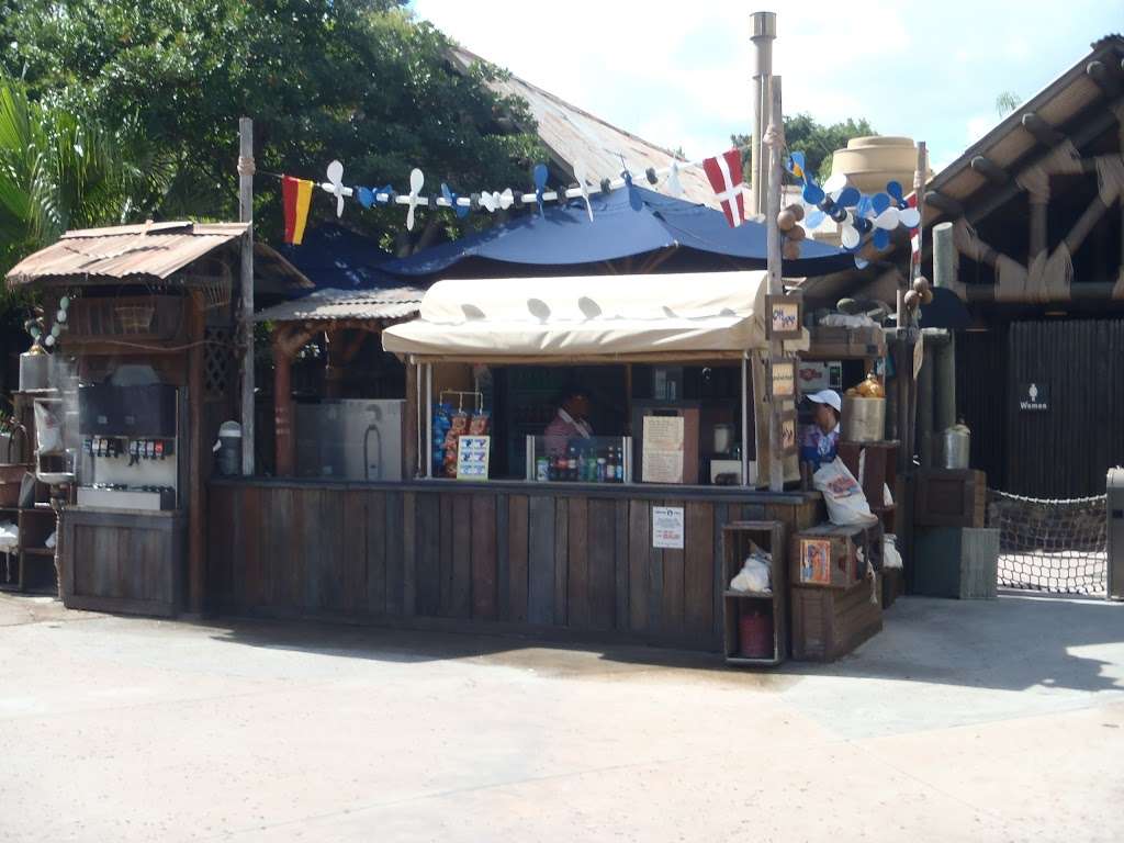 Surf Doggies Hot Dog Cart | Disneys Typhoon Lagoon Water Park, Buena Vista Dr, Orlando, FL 32830 | Phone: (407) 939-3463