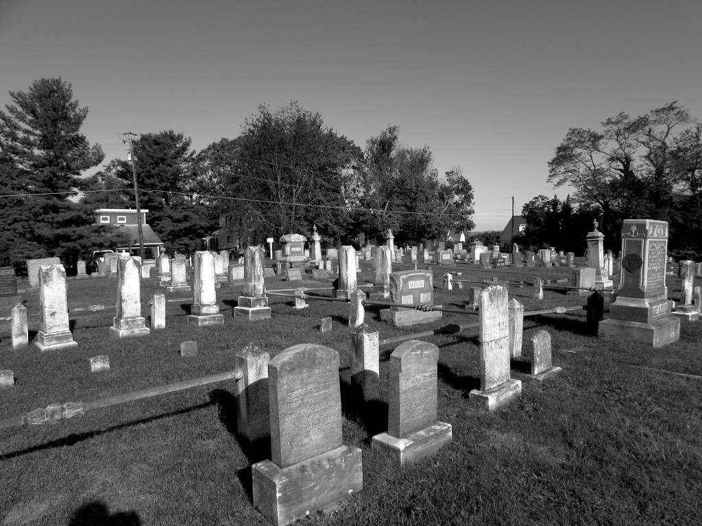 Lakeview Cemetery | 125 N Laycock St, Hamilton, VA 20158