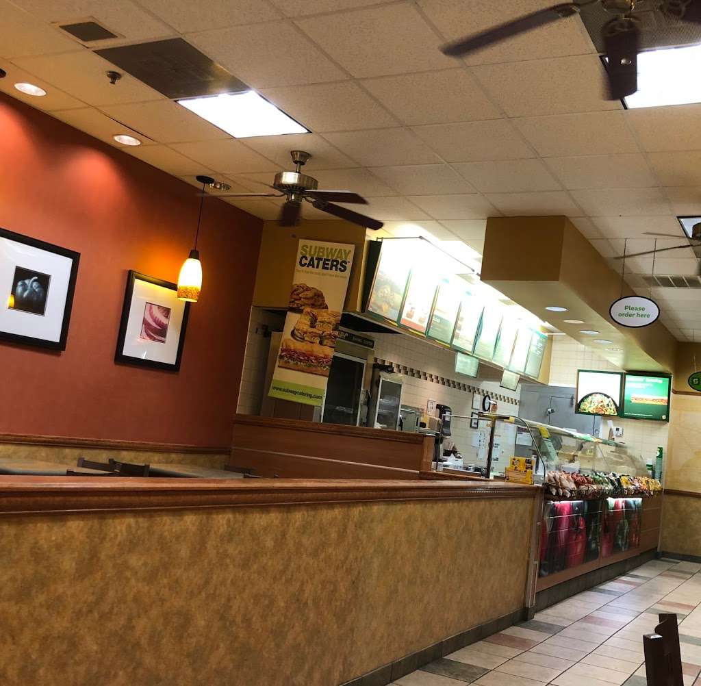 Subway Restaurants | 4051 Lyndon B Johnson Fwy #180, Farmers Branch, TX 75244, USA | Phone: (972) 406-8300