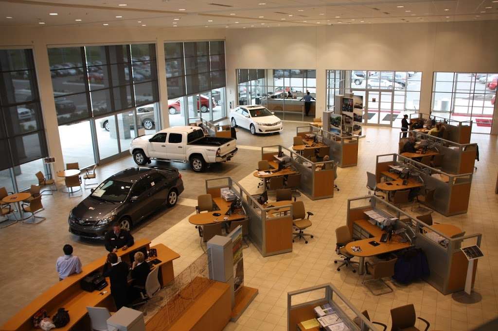 Hendrick Toyota Merriam | 9505 W 67th St, Merriam, KS 66203, USA | Phone: (913) 800-5368