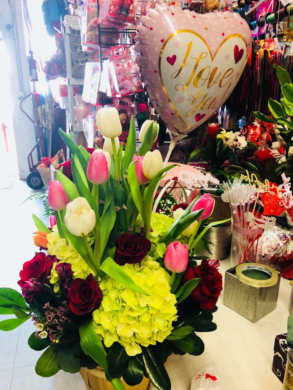 Lilis Flowers & Party Supplies | 928 S Central Ave, Compton, CA 90220, USA | Phone: (424) 785-8328