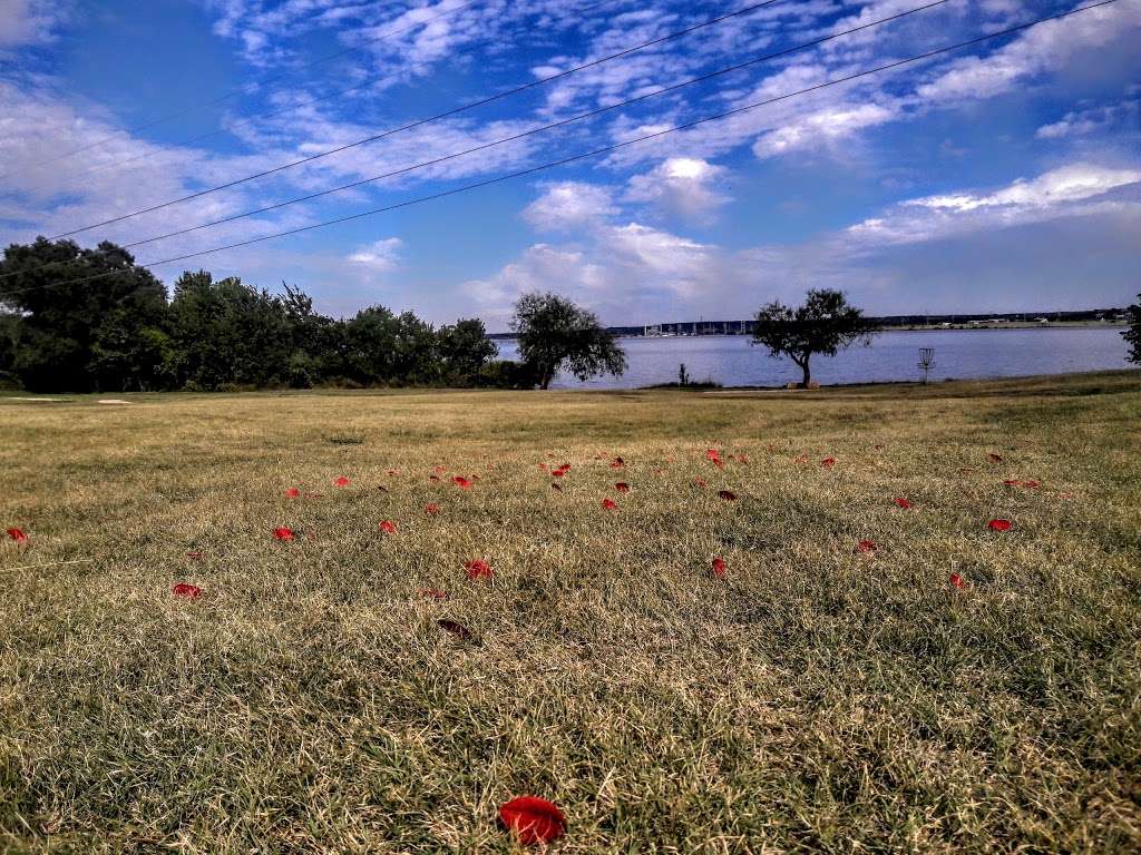 Mountain Creek Lake Park | 2402 Cardiff St, Grand Prairie, TX 75051 | Phone: (972) 237-8100