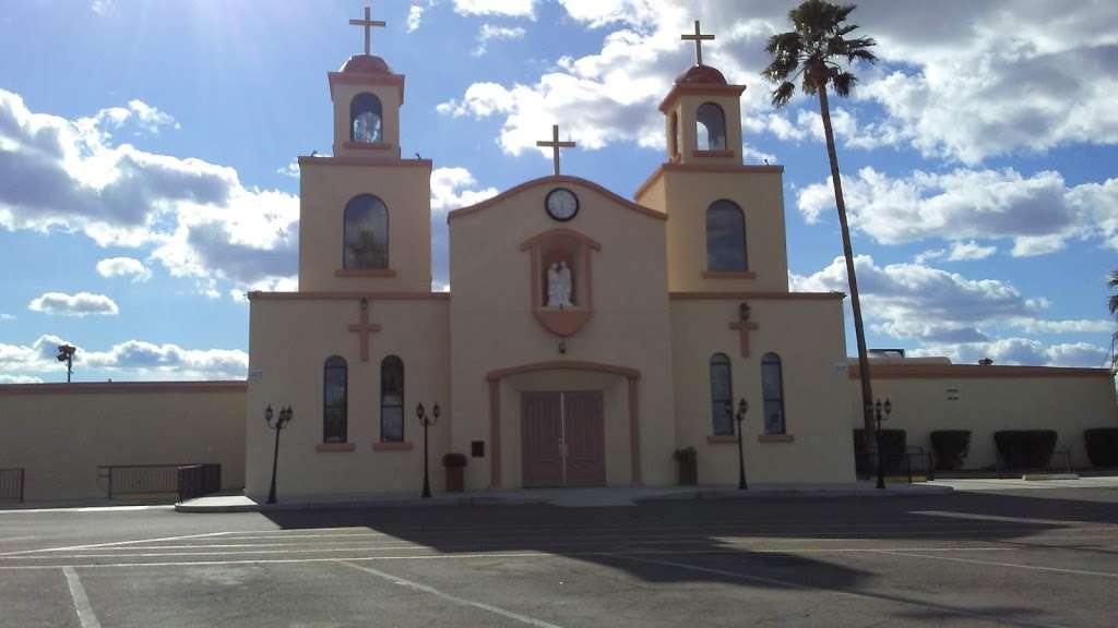 Holy Family Catholic Church | 6802 S 24th St, Phoenix, AZ 85042, USA | Phone: (602) 268-2632