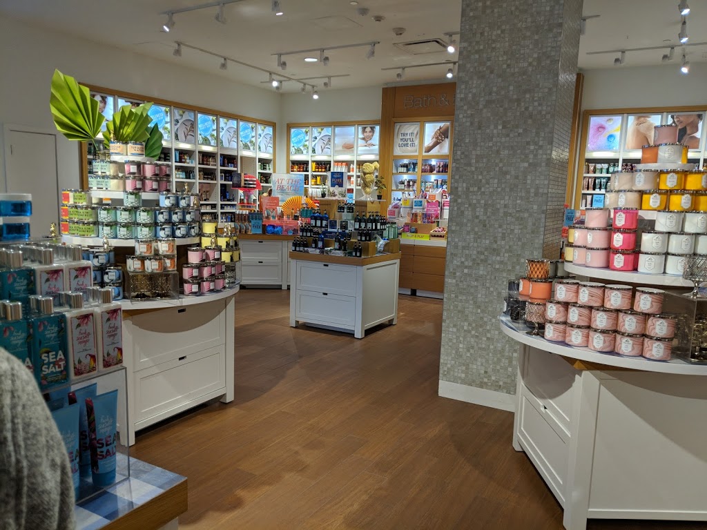 Bath & Body Works | 189 Crocker Park Blvd, Westlake, OH 44145, USA | Phone: (440) 250-8790