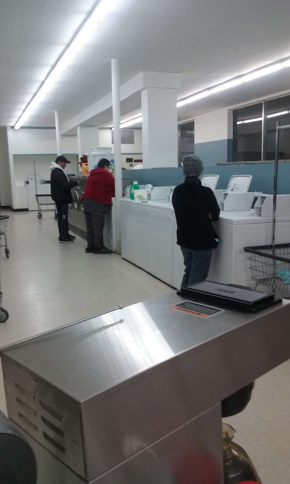 Scottys Laundromat & Wash and Fold Services | 684 N Fair Oaks Ave, Sunnyvale, CA 94085, USA | Phone: (408) 720-0194 Scottys Laundromat & Wash and Fold Services | 684 N Fair Oaks Ave, Sunnyvale, CA 94085, USA | Phone: (408) 720-0194