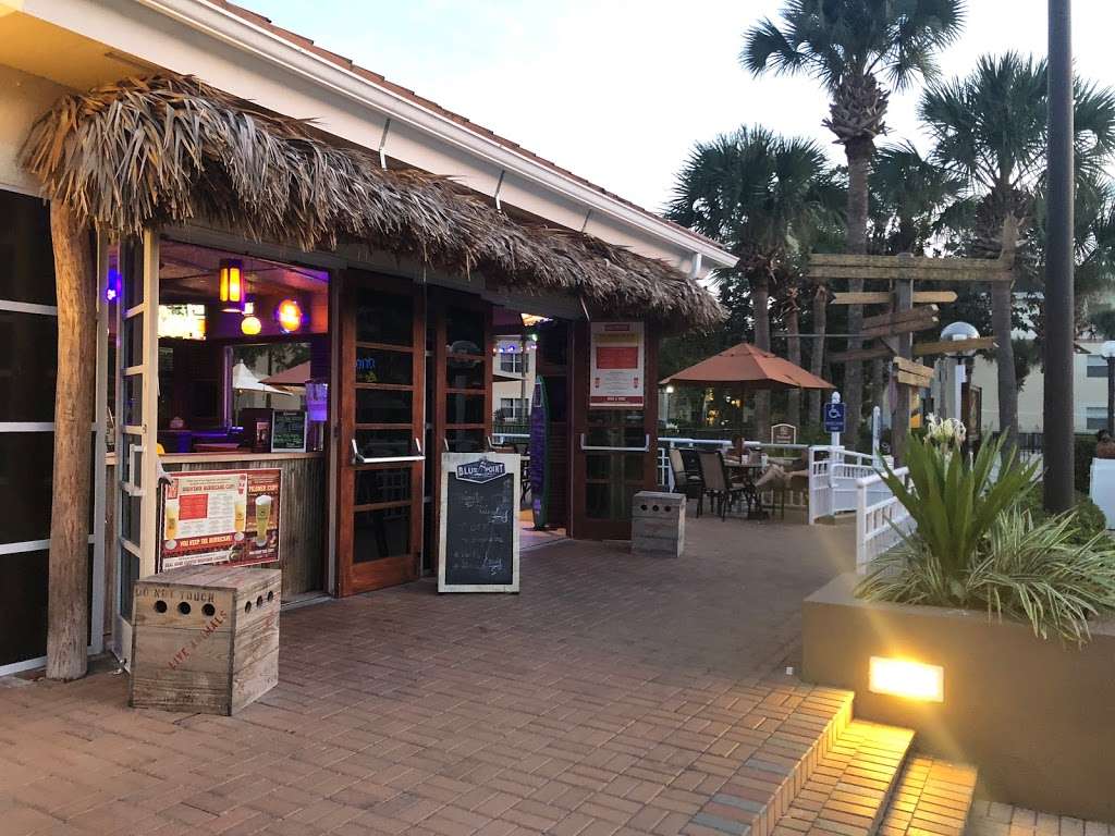 Tacky Tiki Bar & Grill | 8800 Vistana Centre Dr, Orlando, FL 32821, USA | Phone: (407) 239-3100