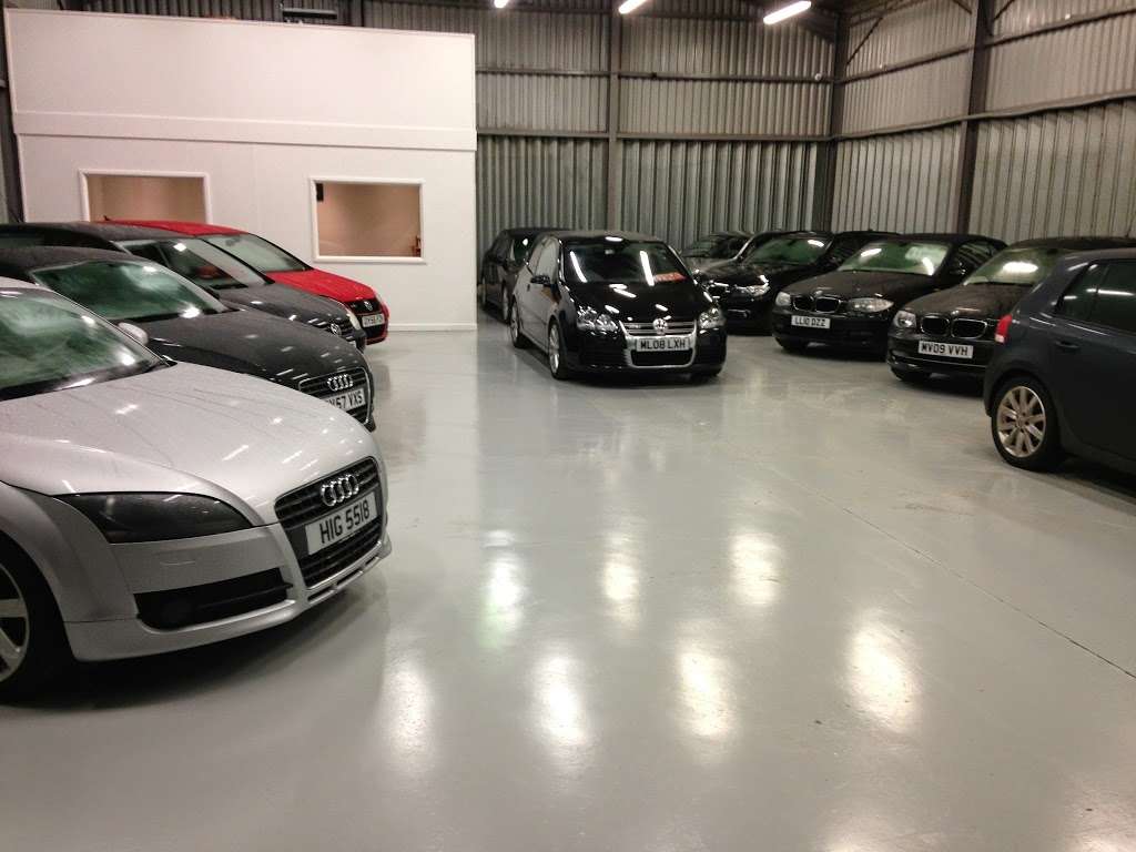 HR Autos | Unit 4, Shaftsbury Farm, Lindsey Street, Epping CM16 6RE, UK | Phone: 01992 678428