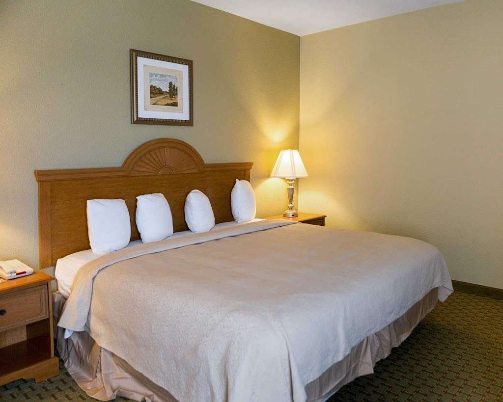 Quality Inn & Suites | 11003 W Fairmont Pkwy, La Porte, TX 77571, USA | Phone: (281) 471-2400