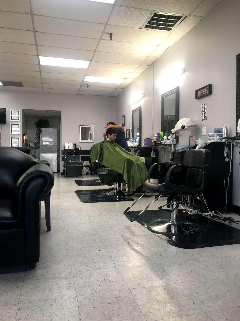 NENA'S SALON & BARBER SHOP 14156 Amargosa Rd suite I, Victorville, CA