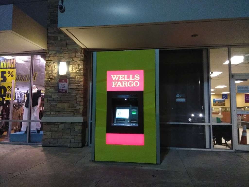 Wells Fargo ATM | 10261 North Fwy, Houston, TX 77037, USA | Phone: (800) 869-3557