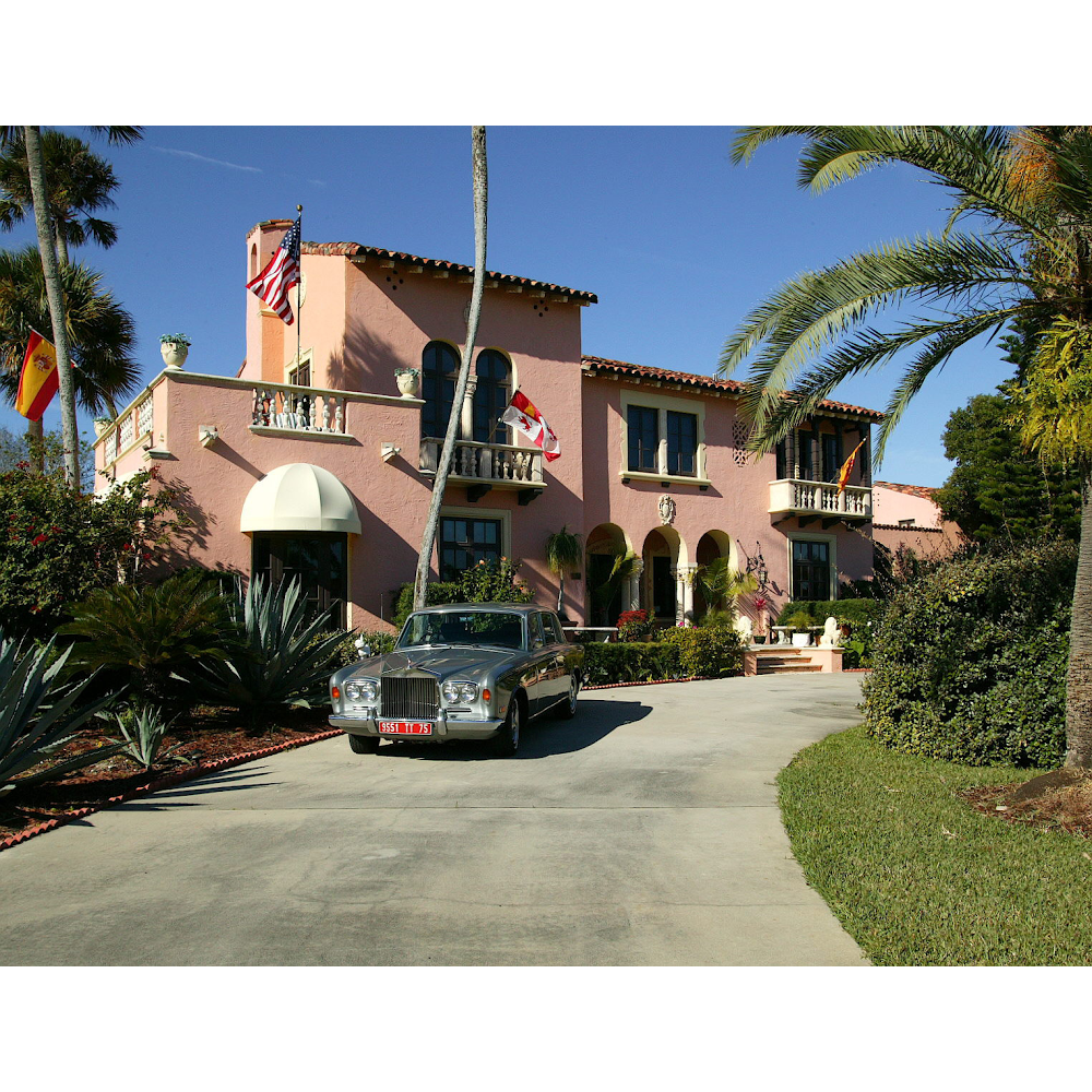 The Villa Inn Bed & Breakfast | 801 N Peninsula Dr, Daytona Beach, FL 32118 | Phone: (386) 248-2020