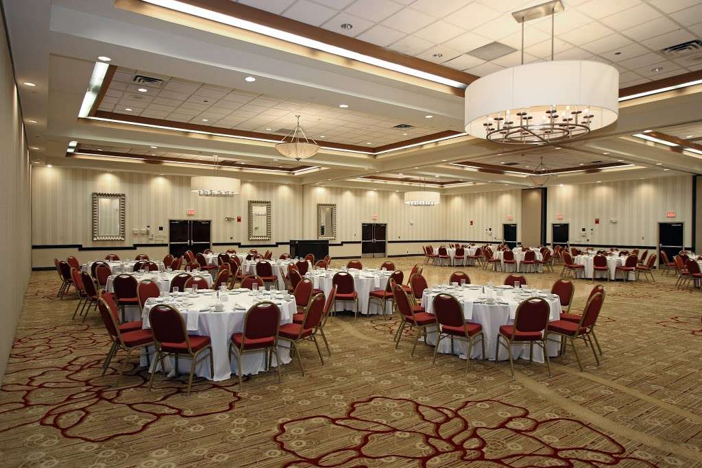 DoubleTree by Hilton Hotel Newark Airport | 128 Frontage Rd, Newark, NJ 07114, USA | Phone: (973) 690-5500