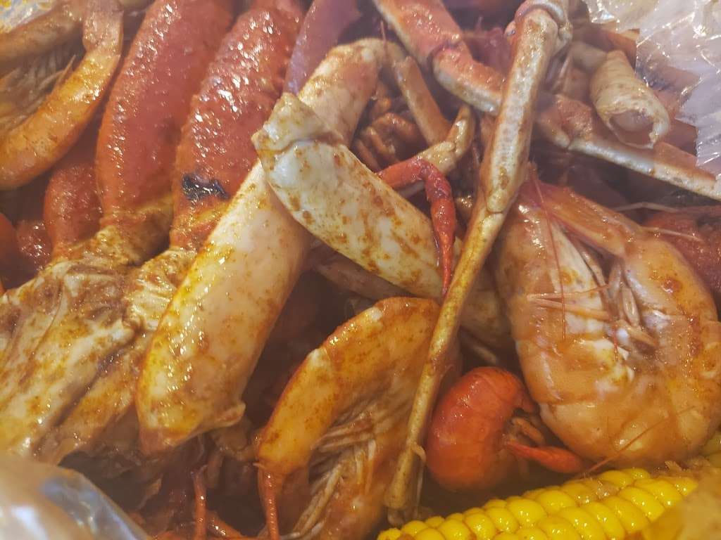 Crab & Claw Seafood | 7932 S Great Trinity Forest Way #114A, Dallas, TX 75217, USA | Phone: (469) 709-8285