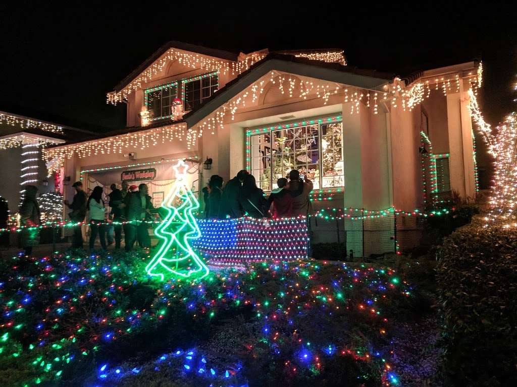 Chestnut/Treeside Christmas Lights | Chestnut Avenue &, Treeside Court, South San Francisco, CA 94080, USA