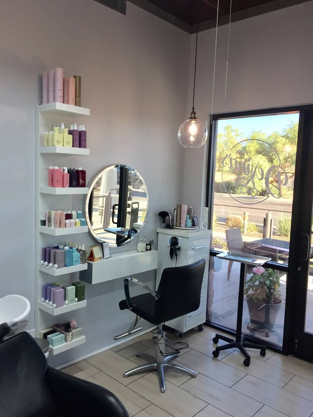 Devinas Hair Boutique | 10201 N Scottsdale Rd #26, Scottsdale, AZ 85253, USA | Phone: (480) 296-1700