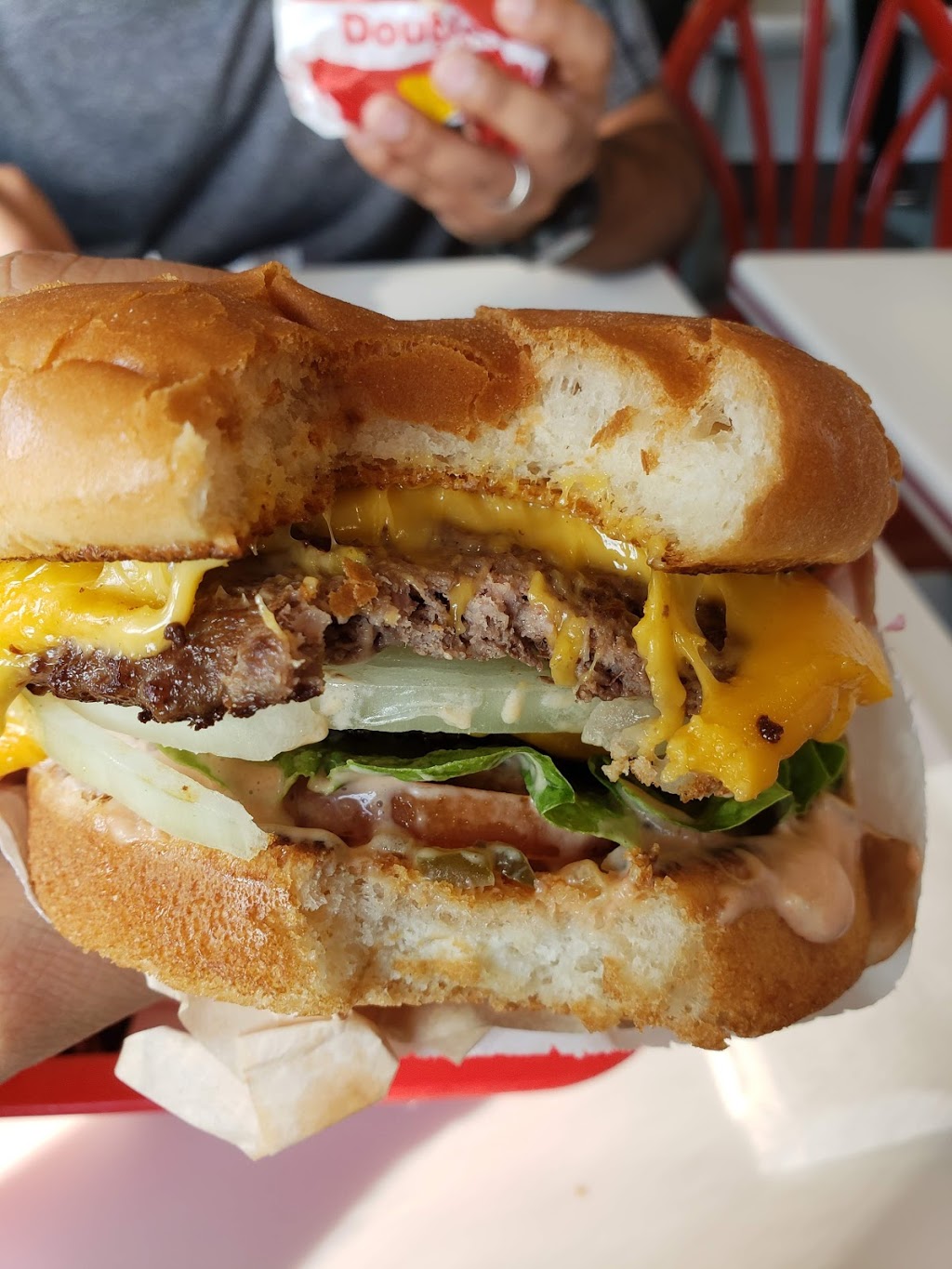 In-N-Out Burger | 381 W Esplanade Dr, Oxnard, CA 93036, USA | Phone: (800) 786-1000