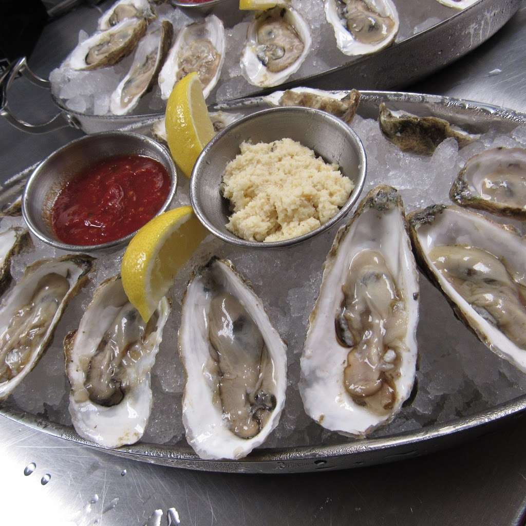 Slacks Oyster House & Grill | 301 Washington St, Plainville, MA 02762, USA | Phone: (508) 576-4456