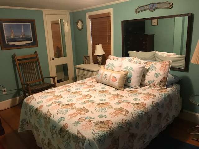 Flowering Fields Bed and Breakfast | 232 Flowering Field, White Stone, VA 22578 | Phone: (804) 435-6238