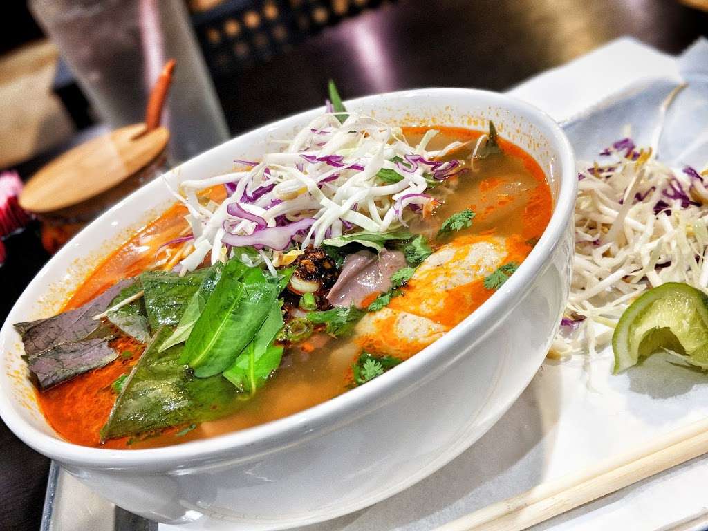 Two Bowls Bun Bo Hue | 13080 Bellaire Blvd A, Houston, TX 77072, USA | Phone: (832) 672-3961