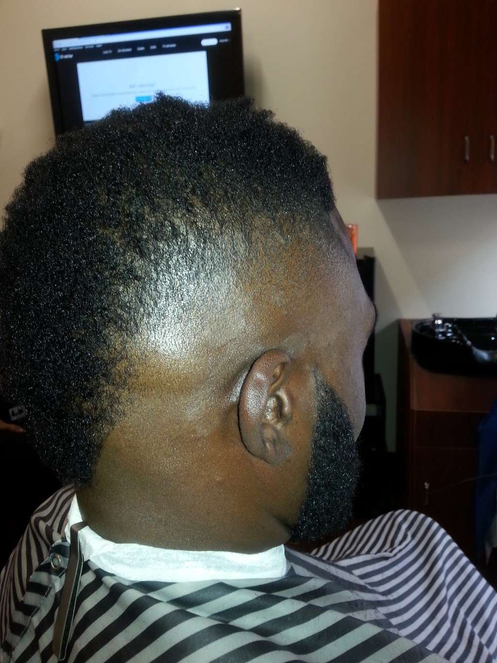 SMOOTH CUTS by RAY J | 665 W, I-635, Irving, TX 75063, USA | Phone: (972) 921-3936