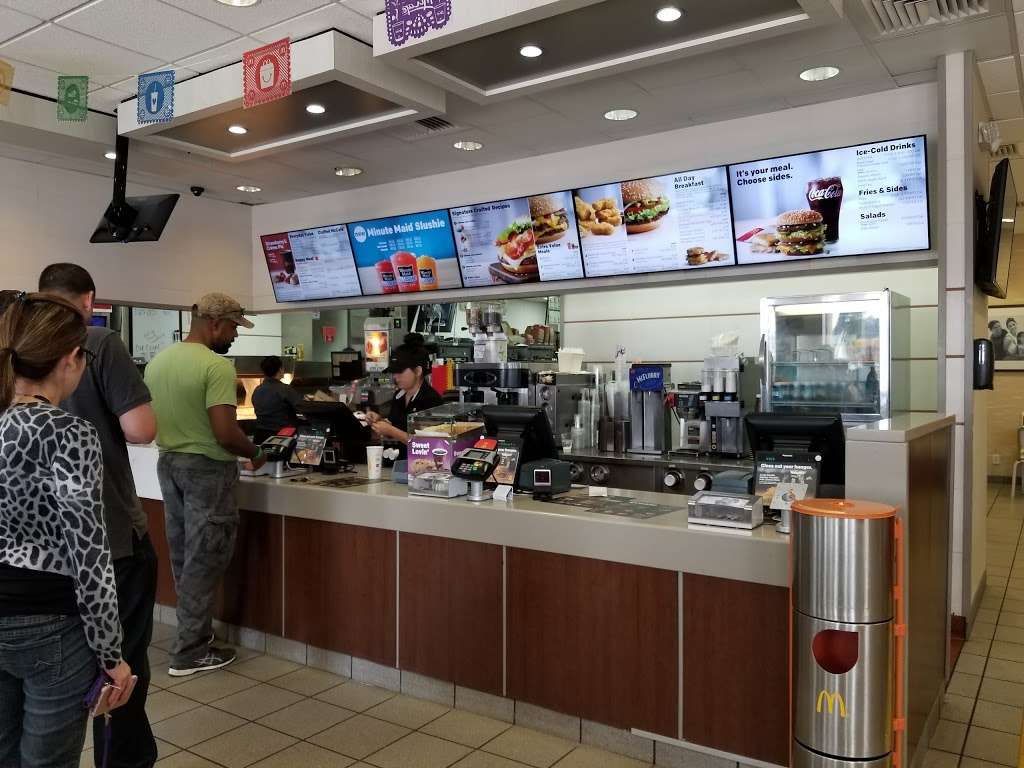 McDonalds | 8107 NW, TX-1604 Loop, San Antonio, TX 78254, USA | Phone: (210) 688-0990