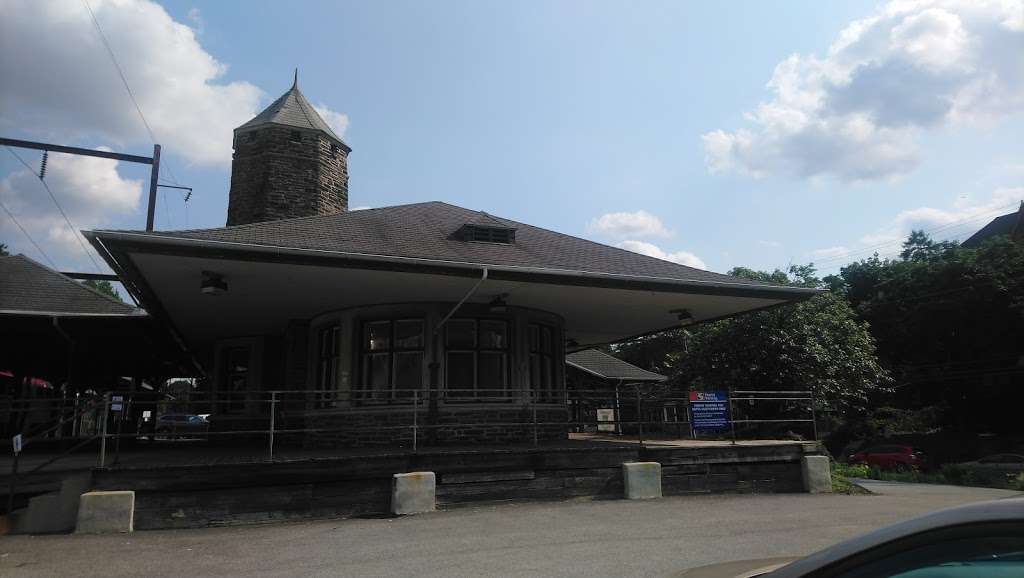 Elkins Park Train Station Parking Lot | 400 Harrison Ave, Elkins Park, PA 19027, USA | Phone: (215) 580-6887