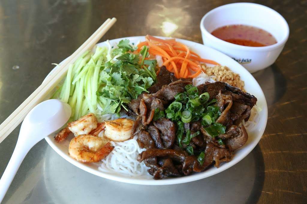 Pho Hoa Noodle Soup | Crown Point | 1107 S Main St, Crown Point, IN 46307, USA | Phone: (219) 323-3118