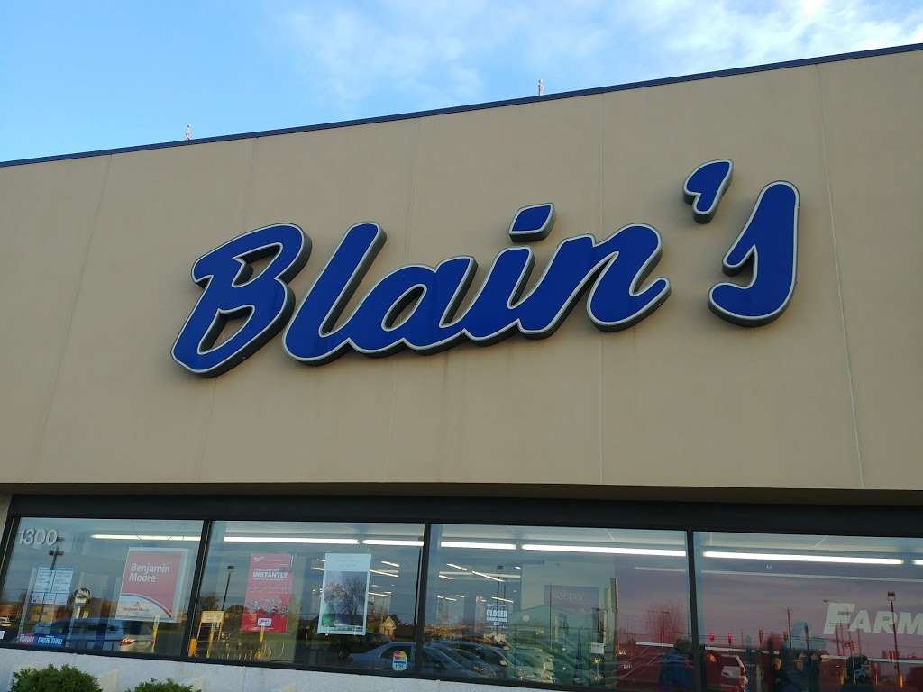 Blains Farm & Fleet - Sycamore, Illinois | 1300 Dekalb Ave, Sycamore, IL 60178 | Phone: (815) 899-1716