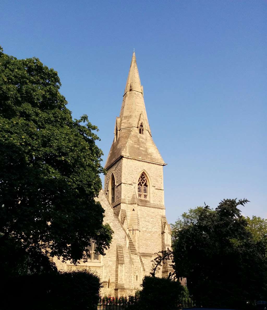 St Andrew’s Church | Thornhill Square, London N1 1BQ, UK | Phone: 020 7607 4552