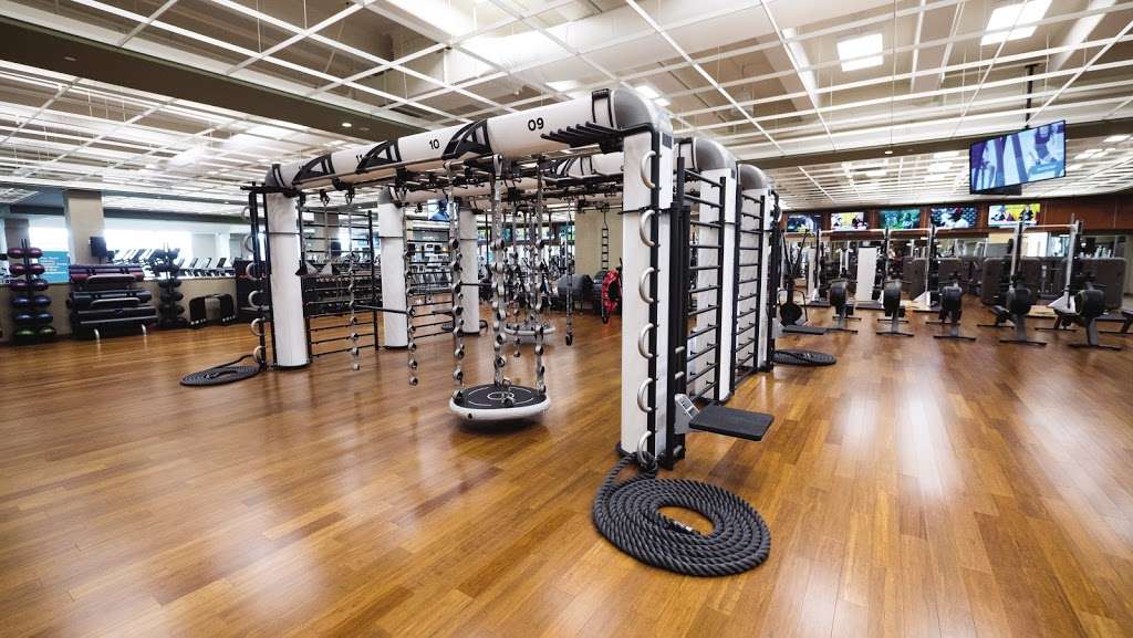 lifetime fitness commerce township