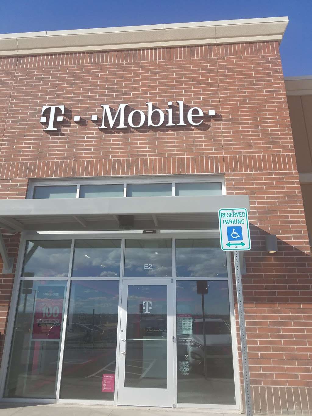 T-Mobile | 21699 E Quincy Ave Ste E2, Aurora, CO 80015 | Phone: (303) 481-1811