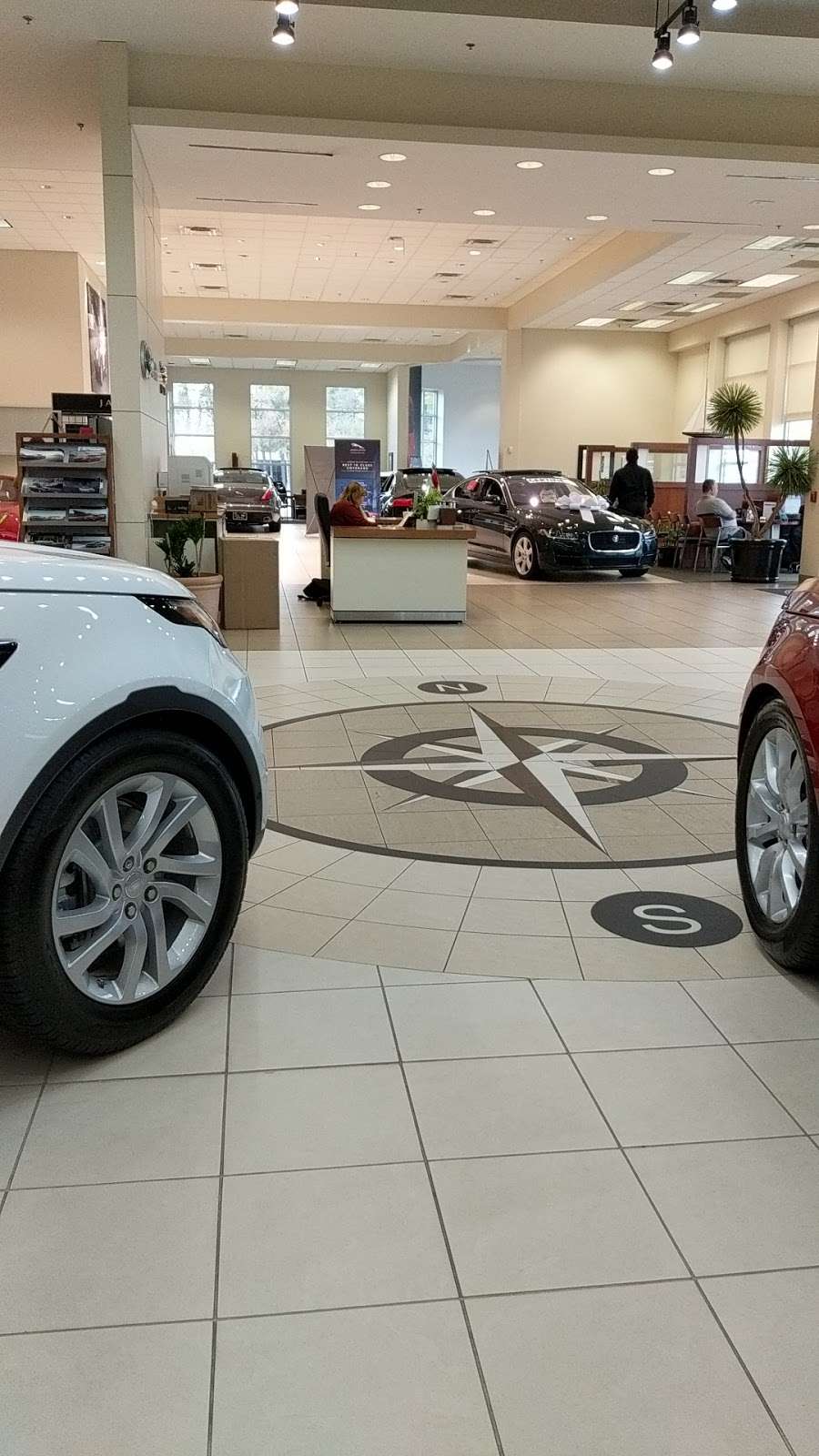 Land Rover Houston North | 18205 Interstate 45 N, Houston, TX 77090, USA | Phone: (855) 703-4345