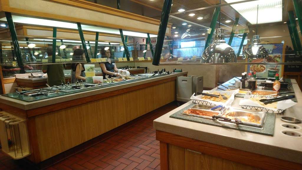 HomeTown Buffet | 1850 W Empire Ave, Burbank, CA 91504, USA | Phone: (818) 955-5797