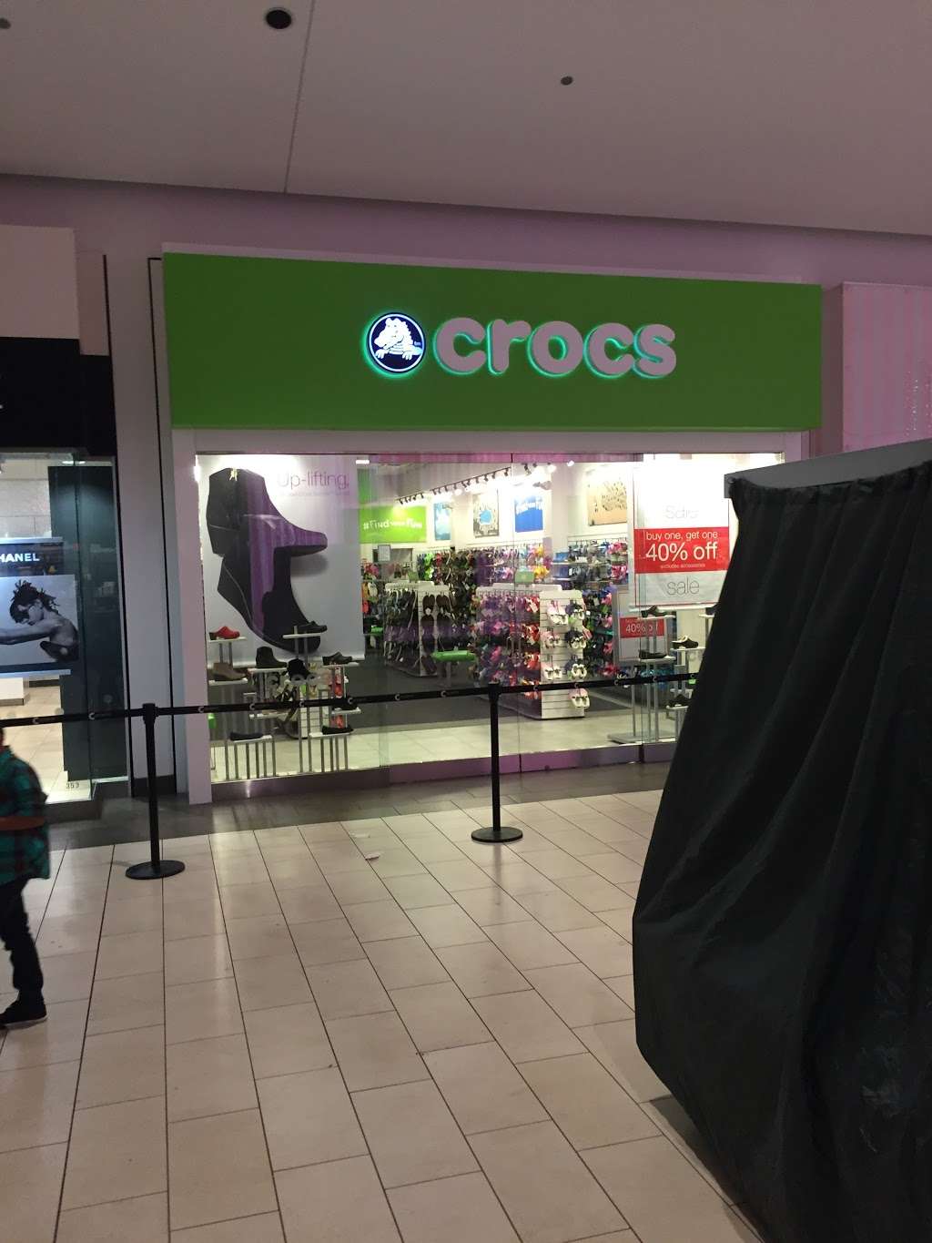 Crocs | 351 Los Cerritos Center Dr, Cerritos, CA 90703, USA | Phone: (562) 865-0400