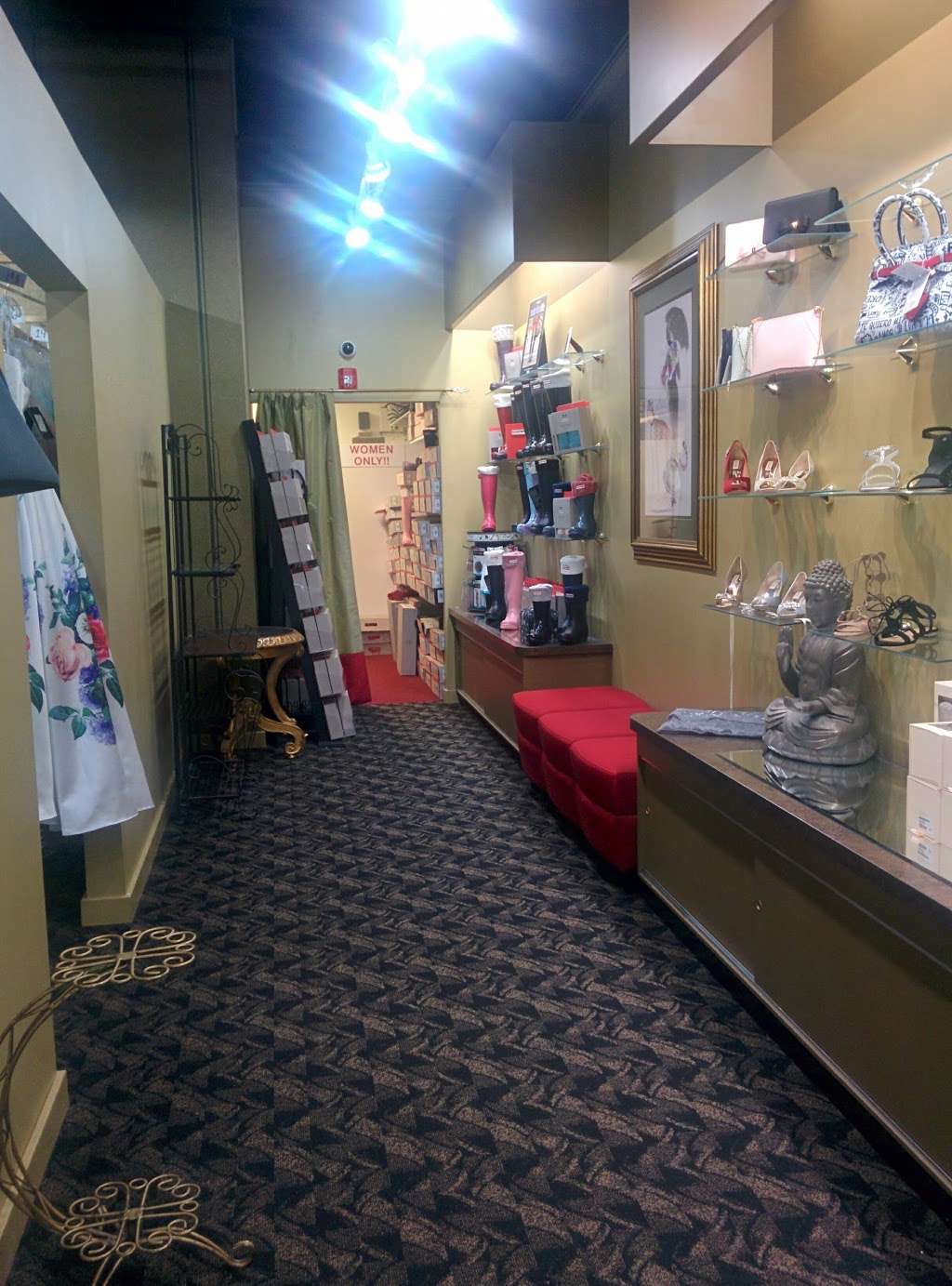 Bedazzled Boutique | 218 S Newtown Street Rd, Newtown Square, PA 19073 | Phone: (610) 359-1707