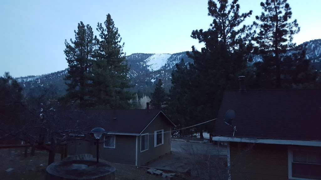 Mt View Cabin & Motel | 1098 CA-2, Wrightwood, CA 92397, USA | Phone: (760) 249-5578