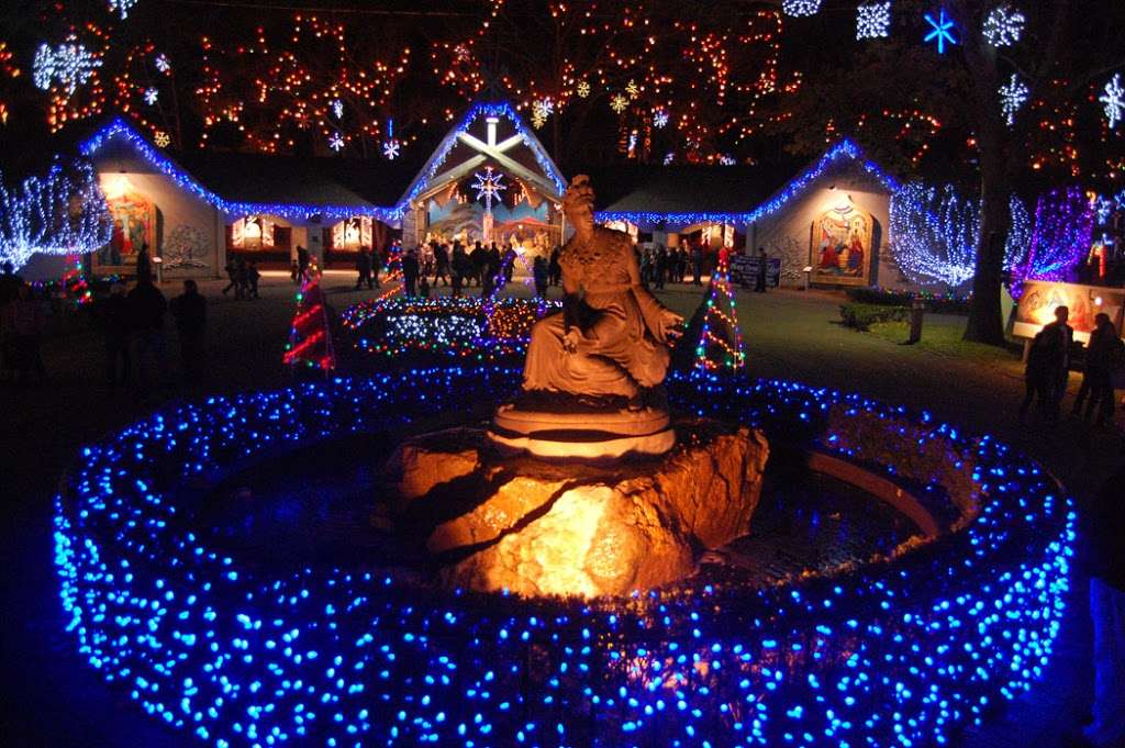 Houston Custom Light - Christmas Light Installation | 2414 County Rd 90 apt 535, Pearland, TX 77584 | Phone: (713) 576-6046