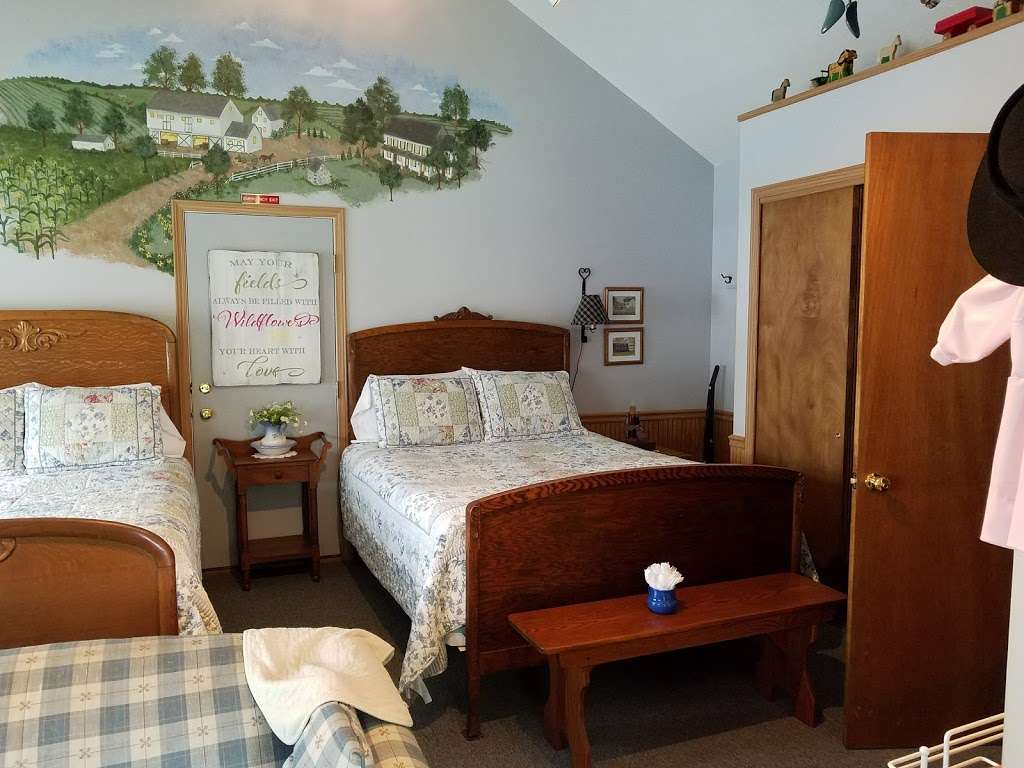 Amish Guest House & Cottage | 3625 E Newport Rd, Intercourse, PA 17534, USA | Phone: (717) 768-8914