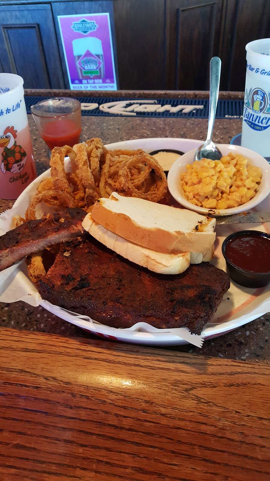 Tanners Bar & Grill- Shawnee | 22374 W 66th St, Shawnee, KS 66226 | Phone: (913) 745-8100