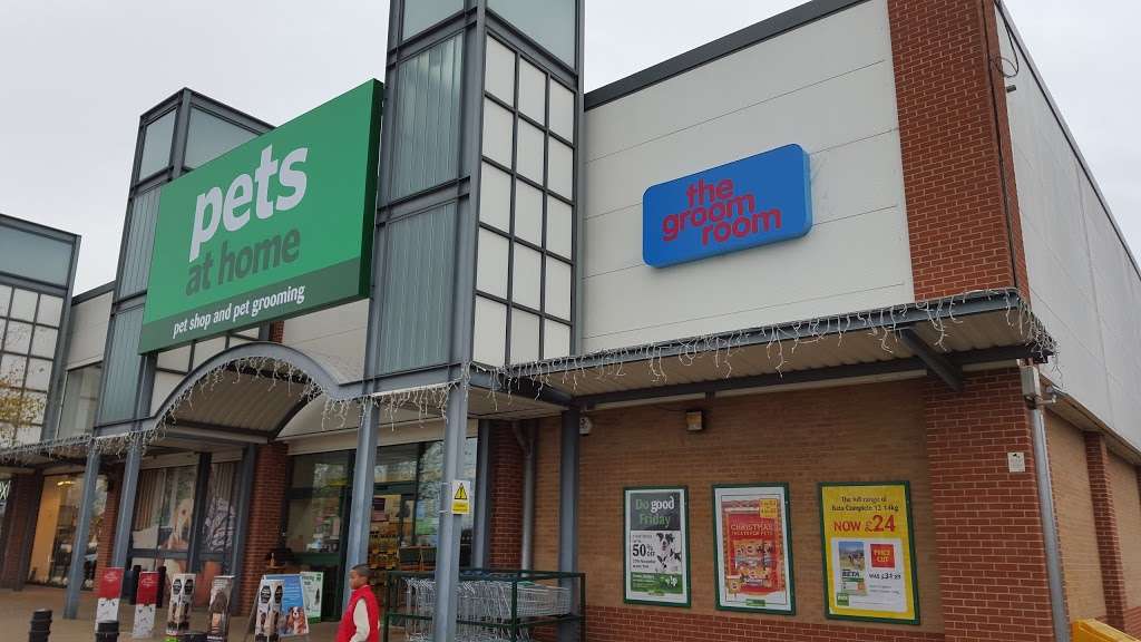 Pets at Home Thamesmead | Unit E, Cannon Retail Park, 8 Twin Tumps Way, London SE28 8RD, UK | Phone: 0345 600 6084