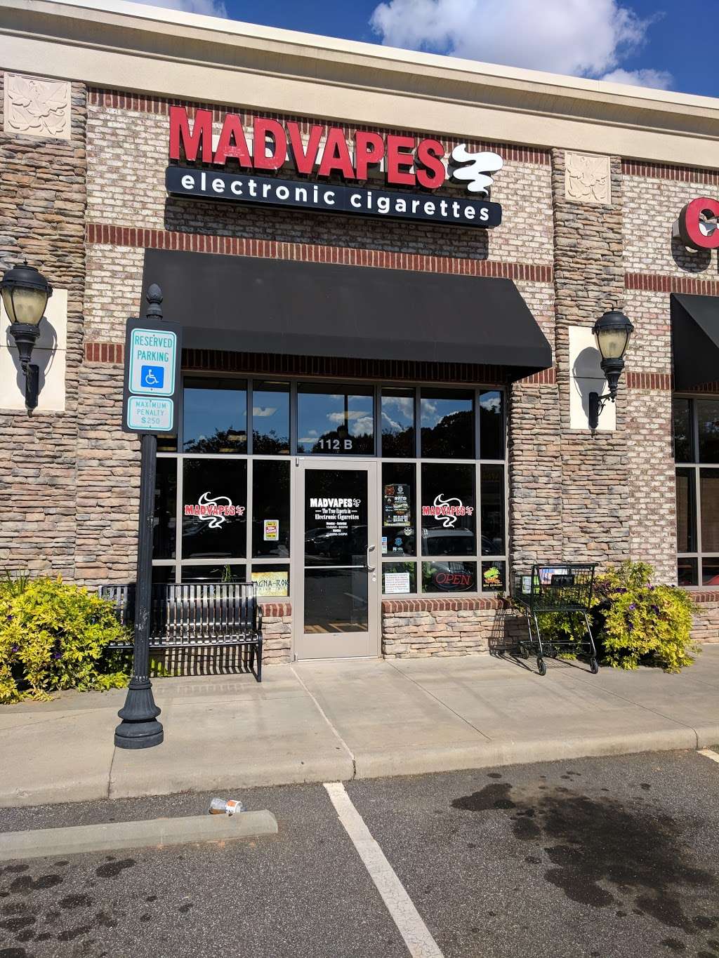 Madvapes Argus Lane | 112 Argus Ln suite b, Mooresville, NC 28117, USA | Phone: (980) 444-0084